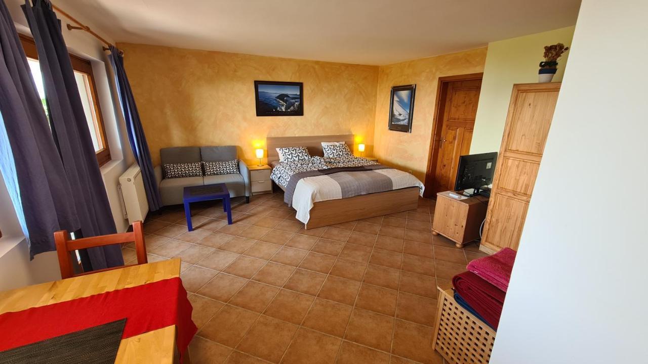 Panorama Apartment Тихань Екстер'єр фото